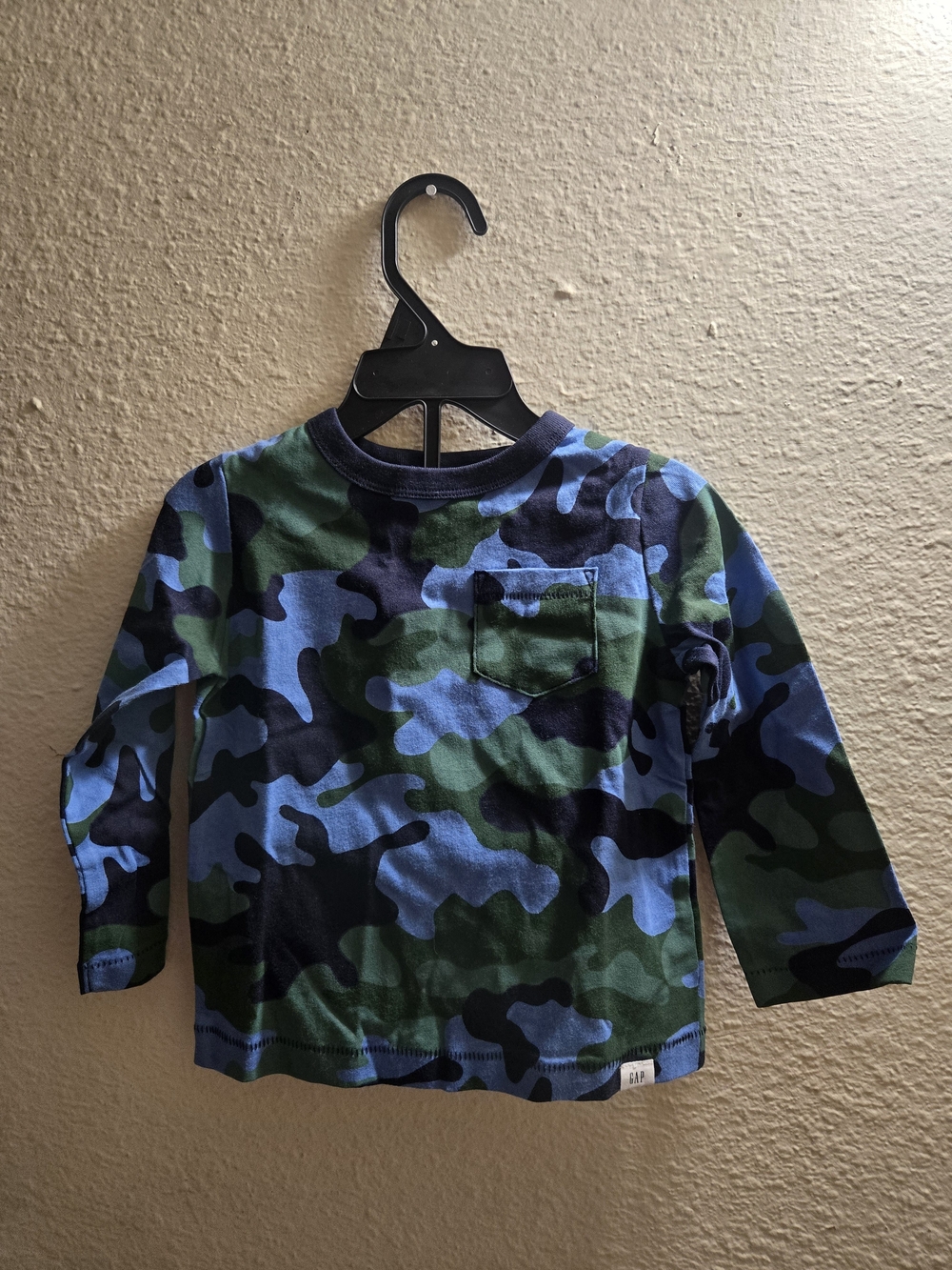 GAP Boys' Blue & Green Camo Long Sleeve Shirt